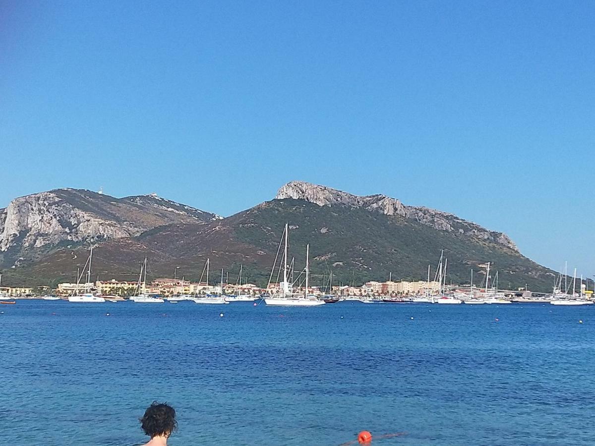 Le Stanze Del Mare Aparthotel Golfo Aranci Kültér fotó